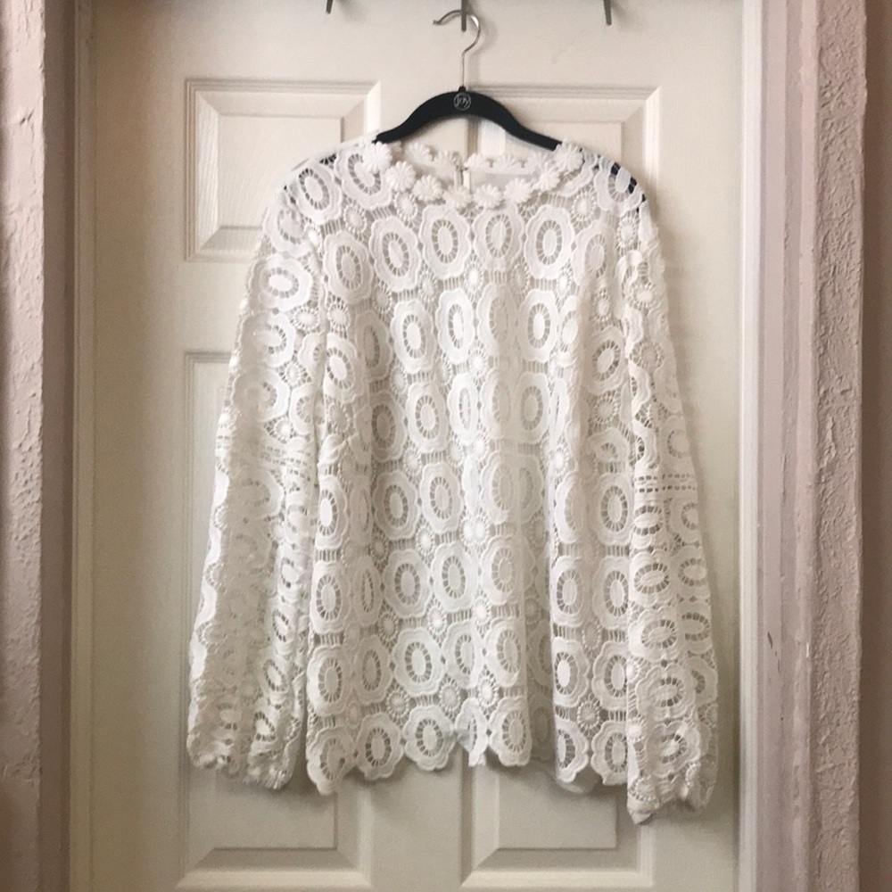 Daisy chain neckline blouse. 🌼 Never worn.